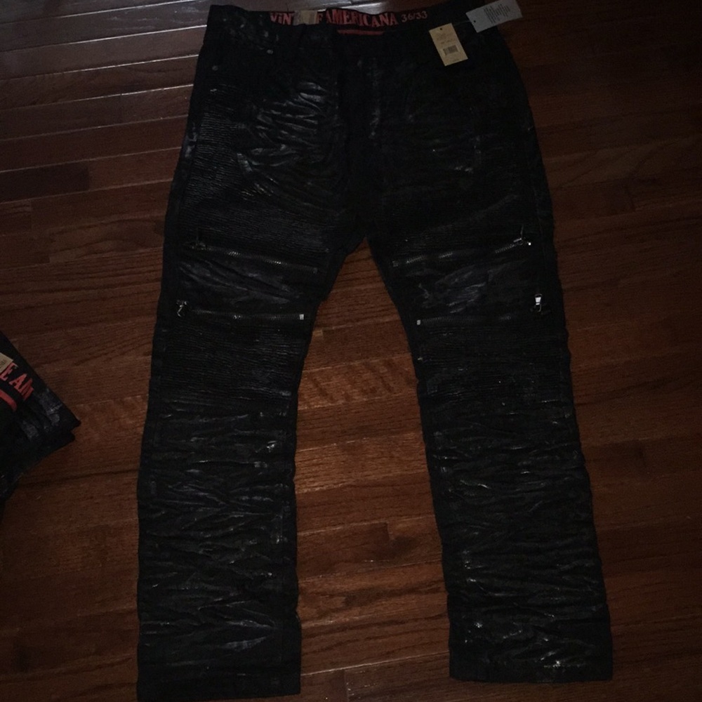 Men’s distressed denim